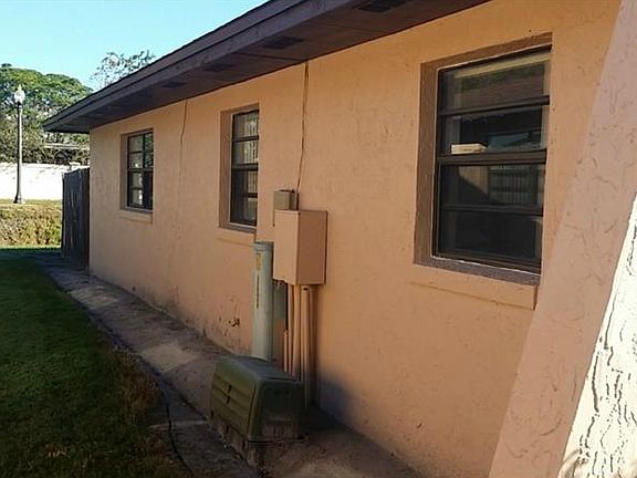 3rd image of 2147 Caribbean Dr N