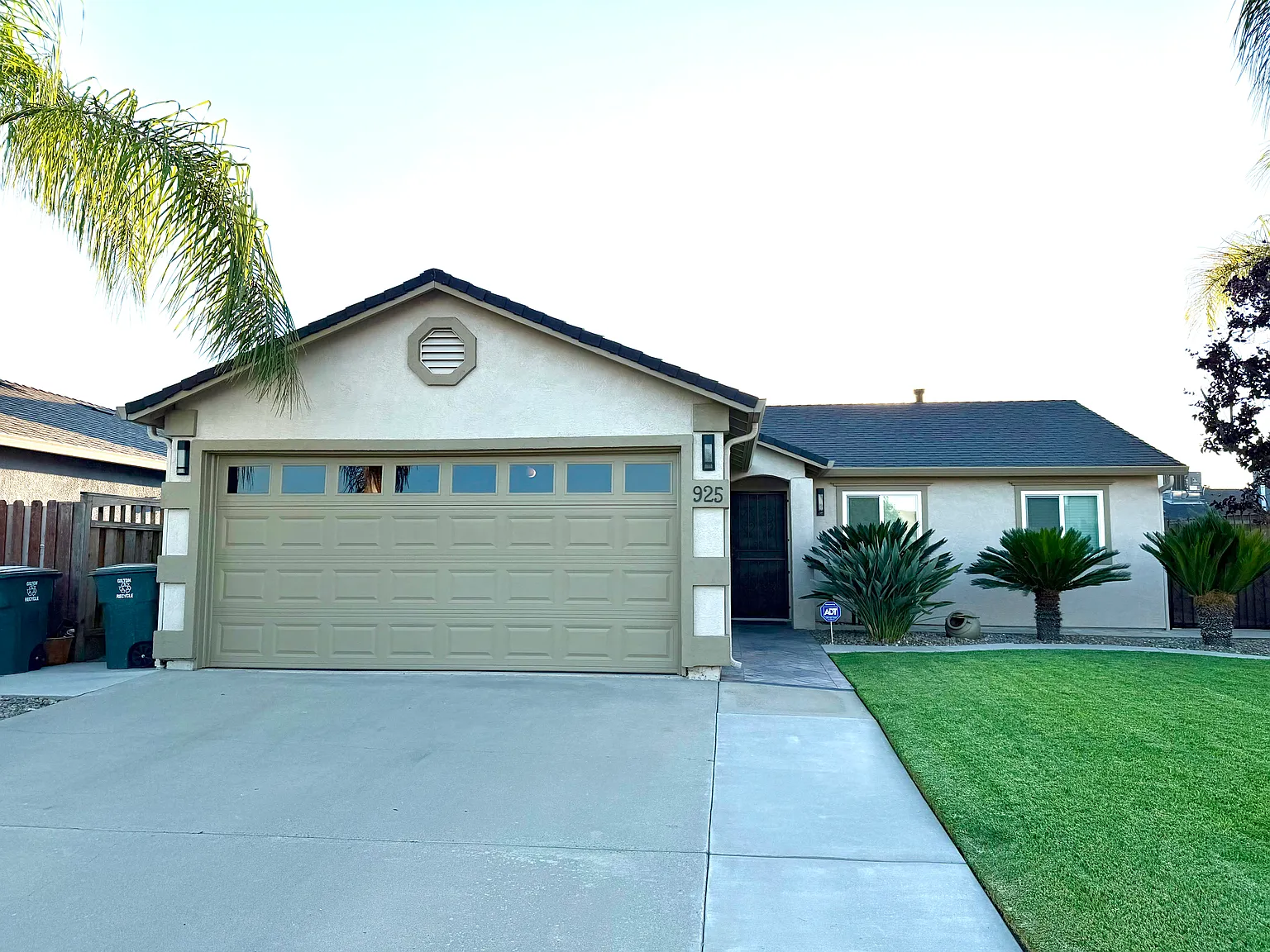 Narada Way, Livingston — Photo 4
