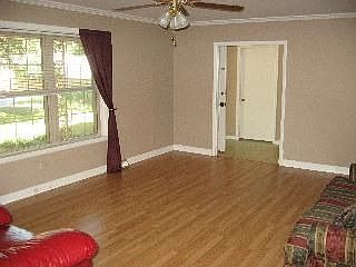 5th image of 104 N Fairbanks Ave