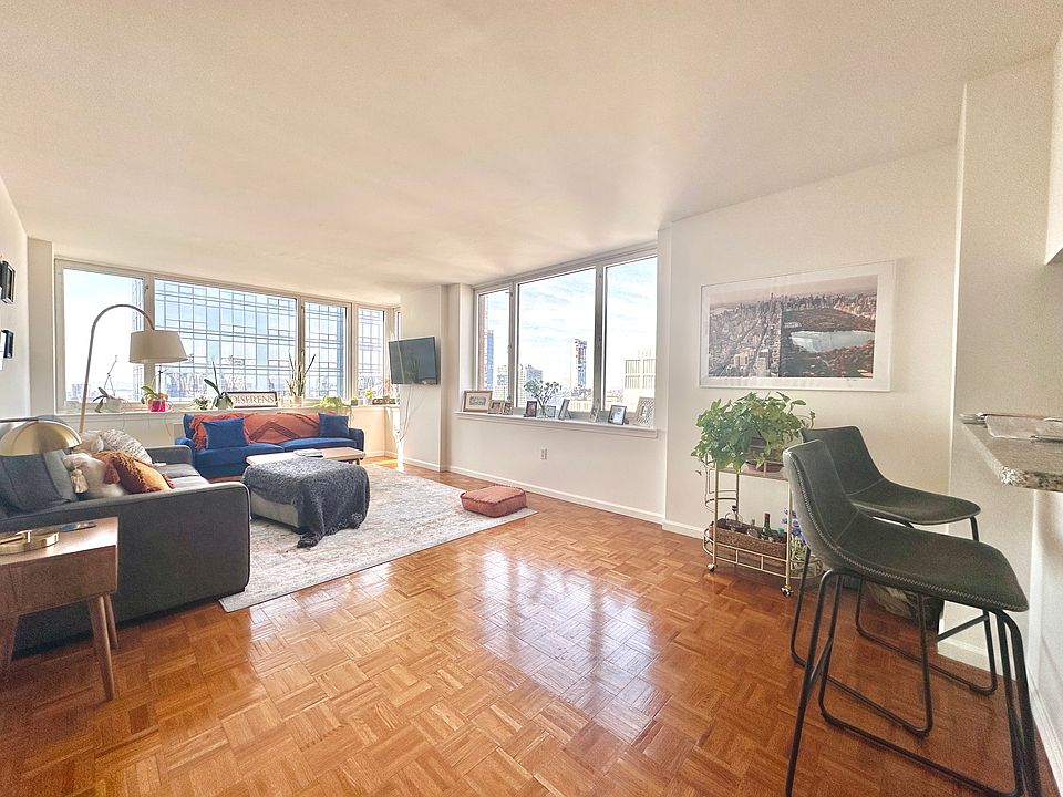 1st image of 350 W 43rd St APT 42D