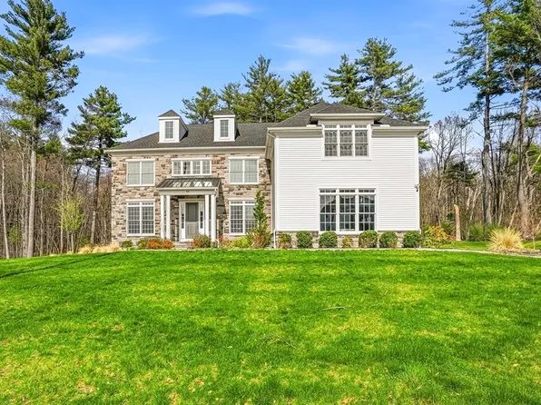 60 Chamberlain St, Hopkinton, MA 01748