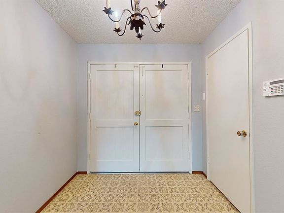 4th image of 2332 Brockway Dr