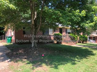 6736 Woodstream Dr, Charlotte, NC 28210