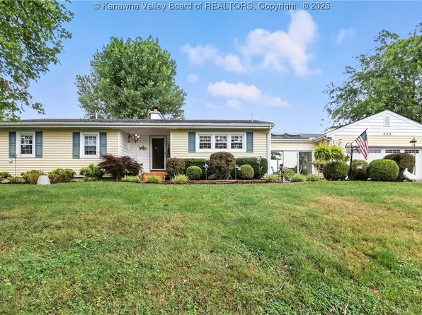 438 Ches Wal Rd, Scott Depot, WV 25560