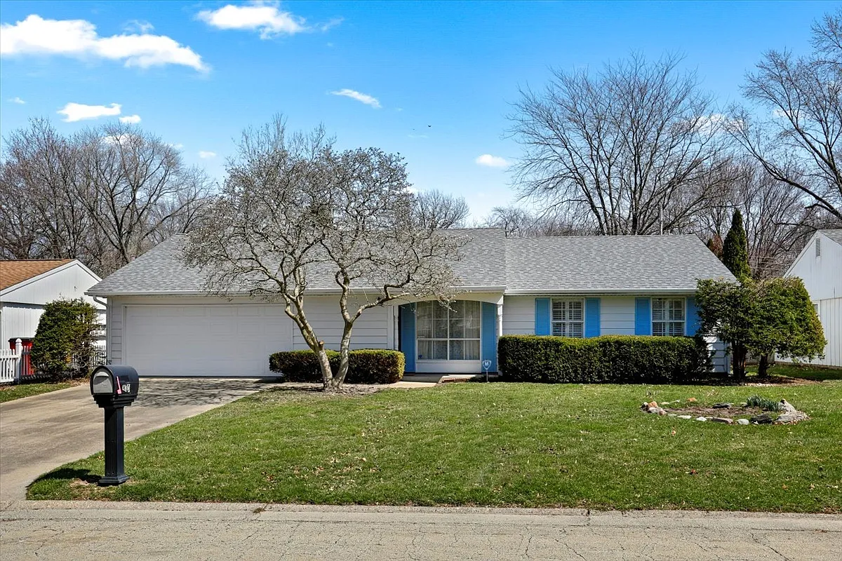 810 Westfield Dr photo 1