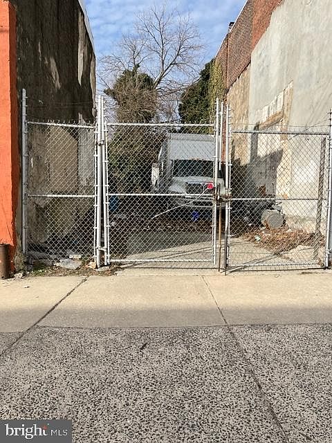 2nd image of 770 N Brooklyn St