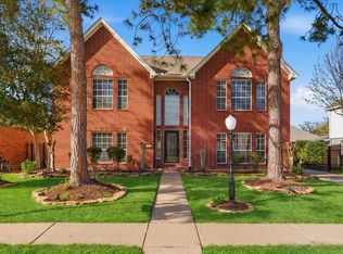 6715 Trimstone Dr, Pasadena, TX 77505