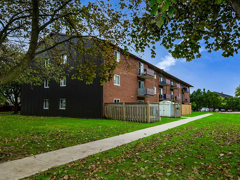 99 Cartier Rd — Photo 3