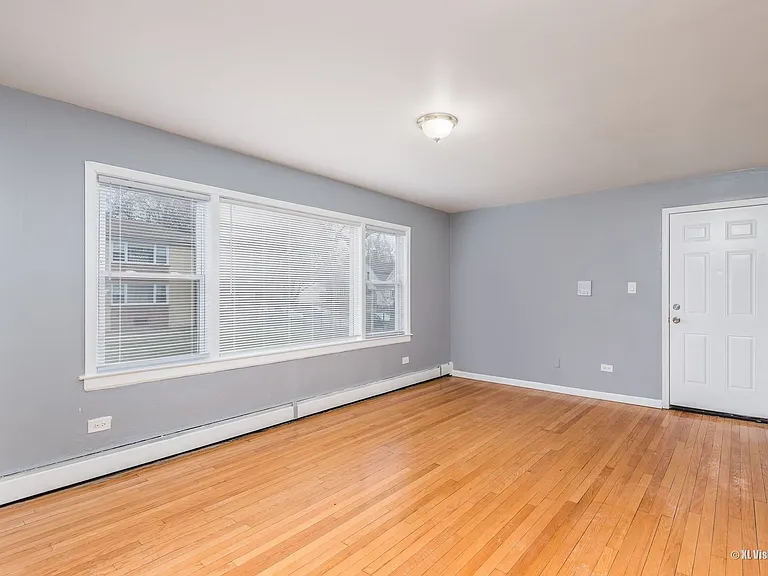 7026 S Cornell Ave — Photo 4