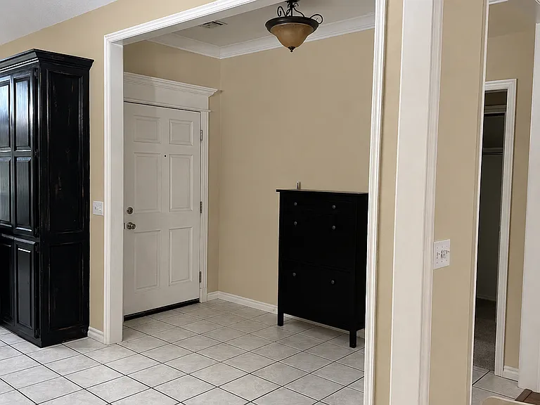 3901 Mayfair Dr — Photo 5