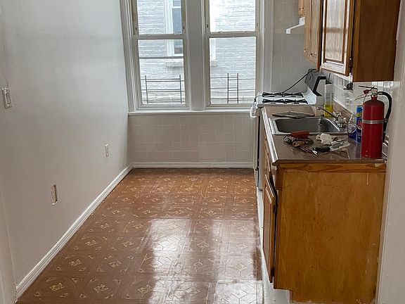 3rd image of 2116 Virgil Pl #1