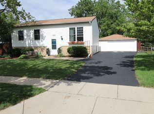 701 Belmont Dr, Romeoville, IL 60446