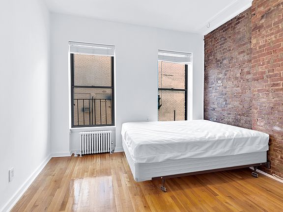 3rd image of 448 W 54th St APT 4C