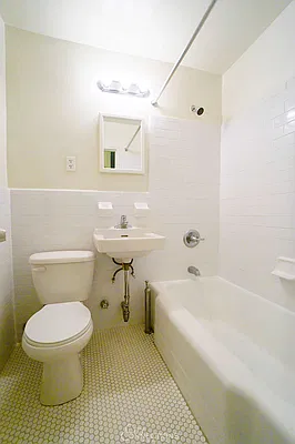 Rented by City Connections Realty | media 21