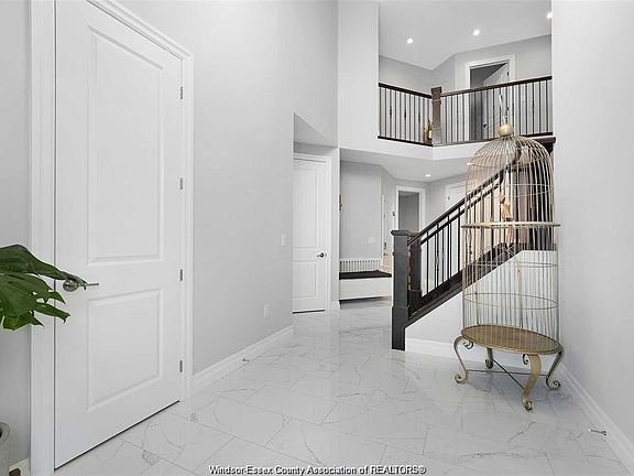 4th image of 530 Donlon St