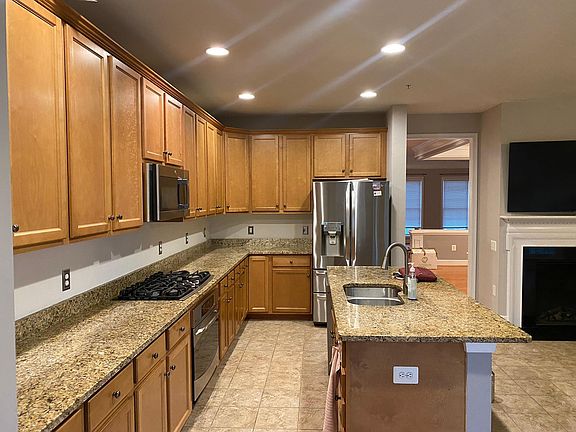Huge gourmet kitchen