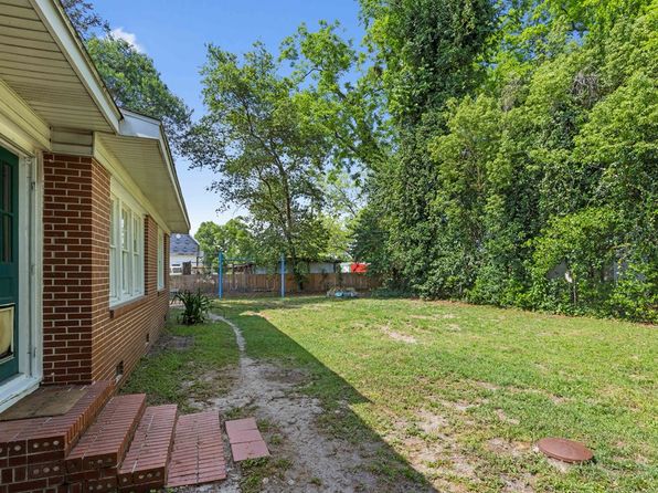 711 S Parrish Ave, Adel, GA 31620