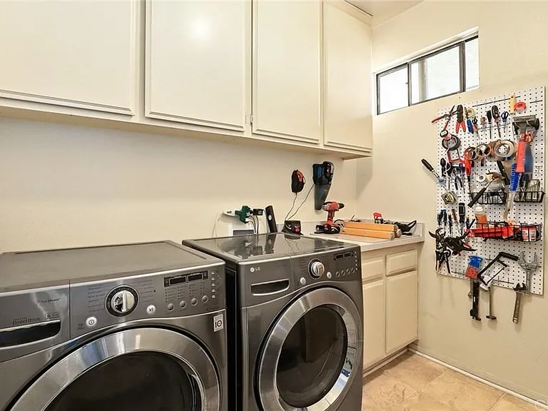 330 Cordova St #330 — Photo 8