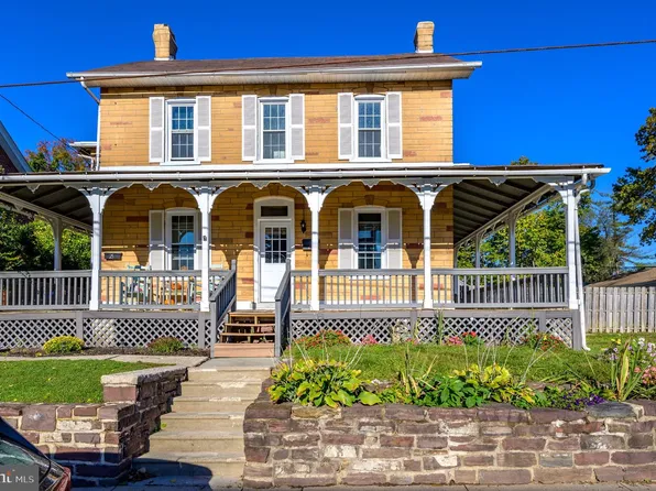 23 W Walnut St, Souderton, PA 18964