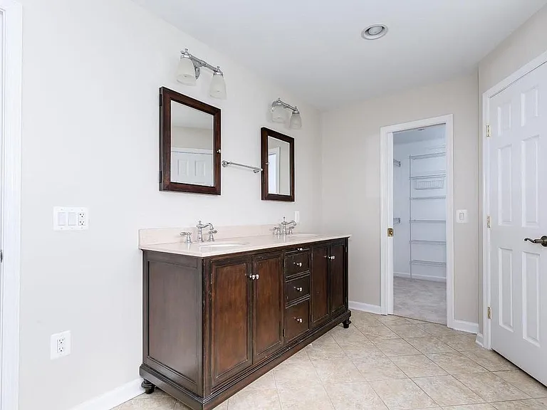12856 Fantasia Dr — Photo 24