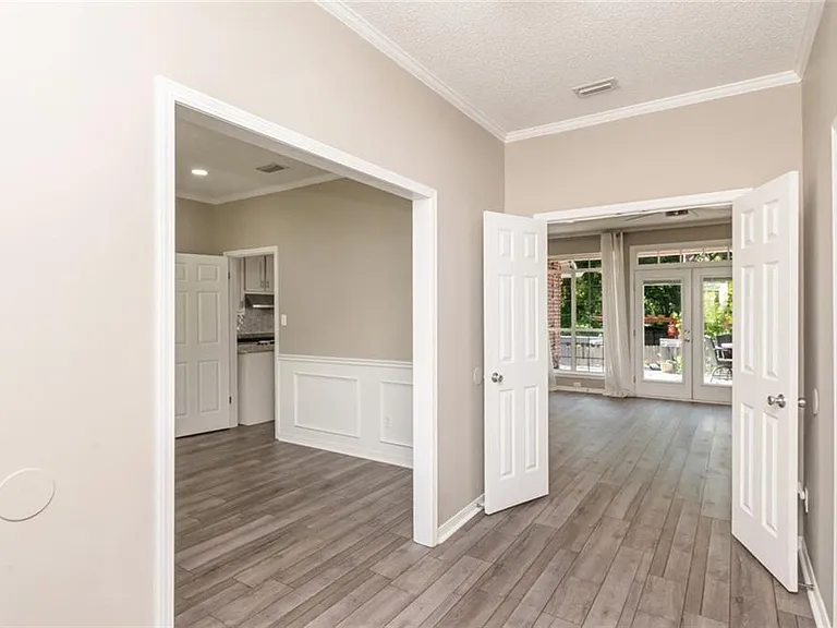 7490 Quency Dr — Photo 7