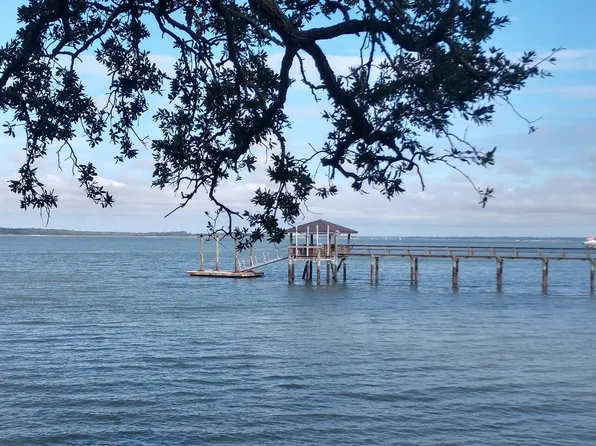 49 Bay Point Rd, Saint Helena Island, SC 29920