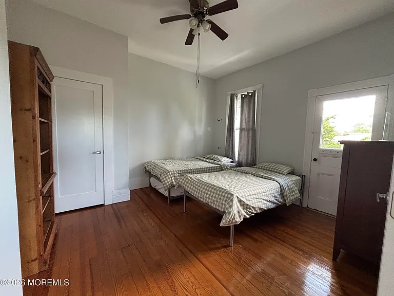 64 Hollywood Ave — Photo 22