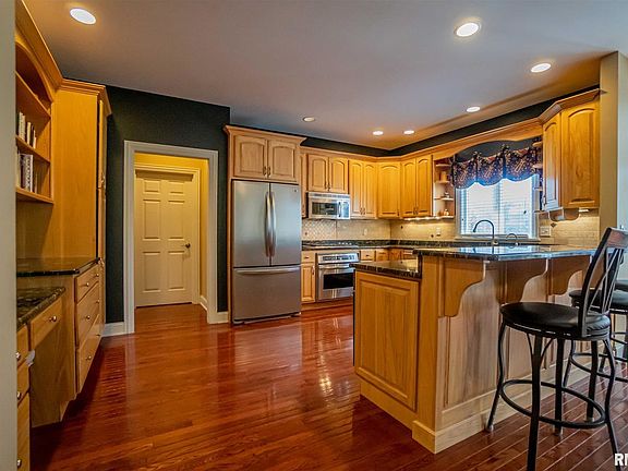 5th image of 10415 N Osage Ct