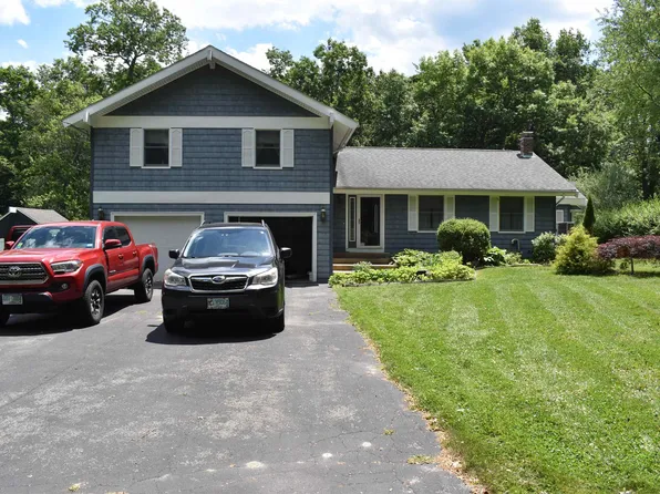 1 Whitneys Grove, Derry, NH 03038