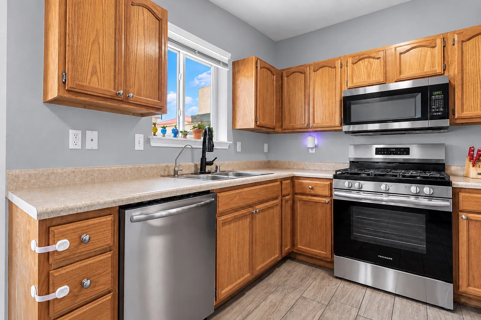 12213 Iverson Ct — Photo 4