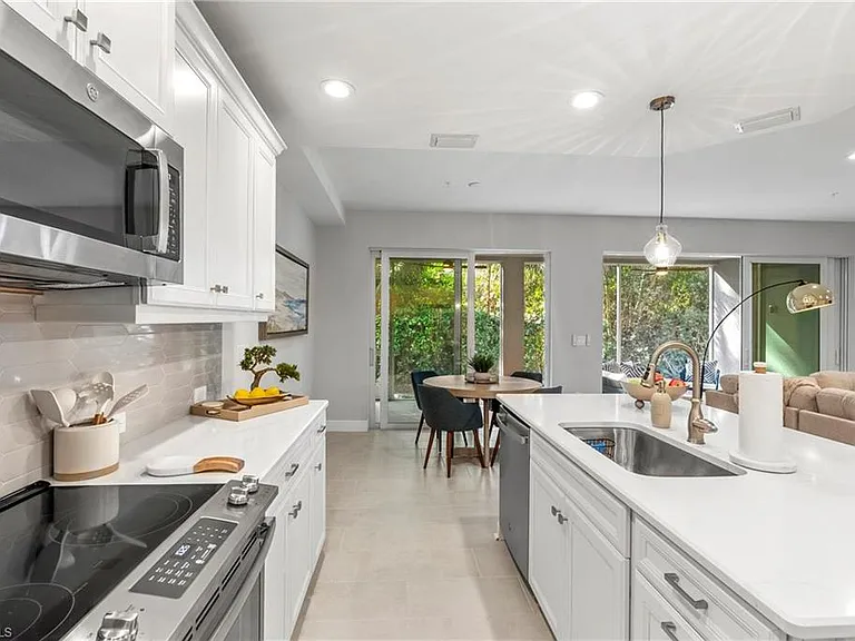2640 Seychelles Cir #2802 — Photo 14