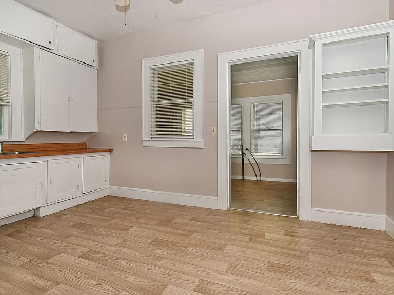 3814 Roberts St — Photo 7