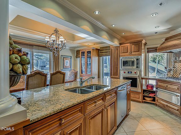 5th image of 1601 Lakeside Cir