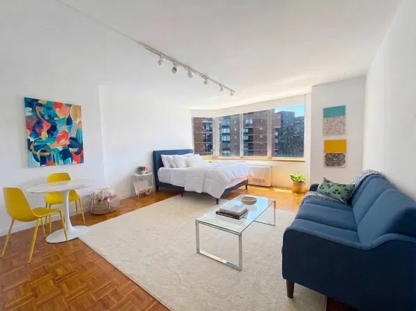 500 W 43rd St APT 28D, New York, NY 10036