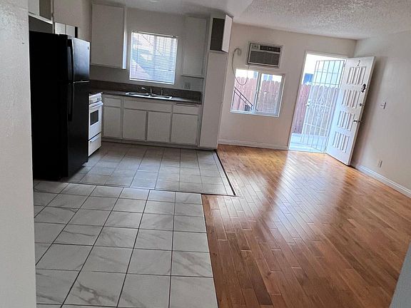 4th image of 14308 Tiara St #2