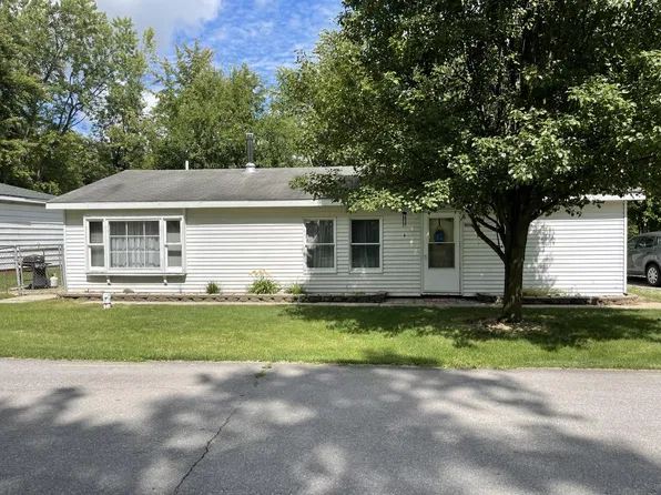 15315 Clinton Pl, Crown Point, IN 46307