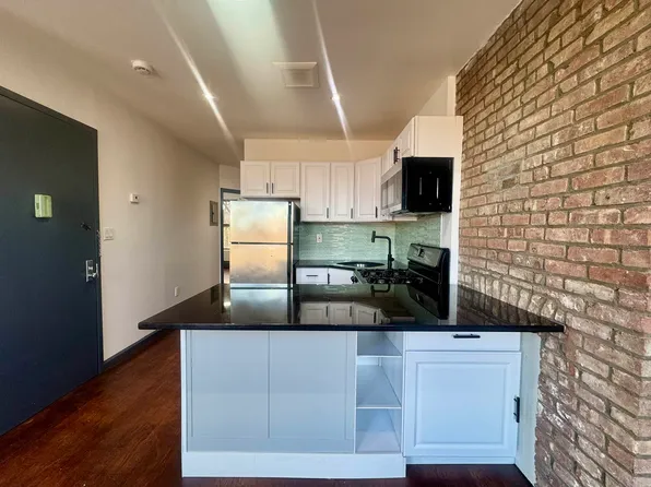 614 Lafayette Avenue image 3 of 13