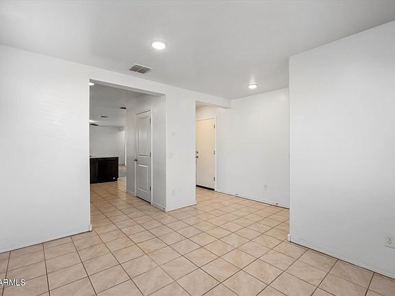 5th image of 30493 N Oak Dr