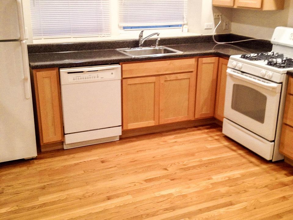 1st image of 3928 N Pine Grove Ave #G2