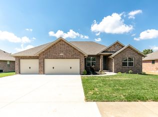 5011 S Prairie View Ct, Battlefield, MO 65619