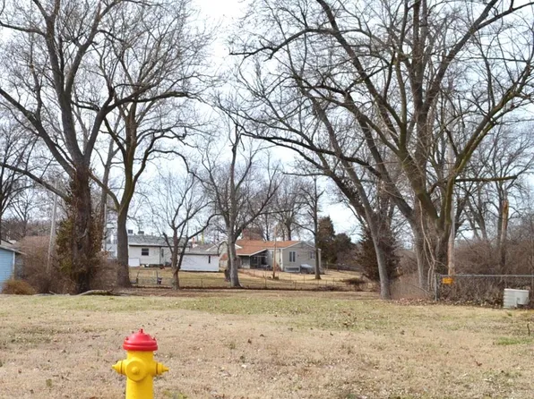 4357 Saint Regina Ln, Saint Ann, MO 63074