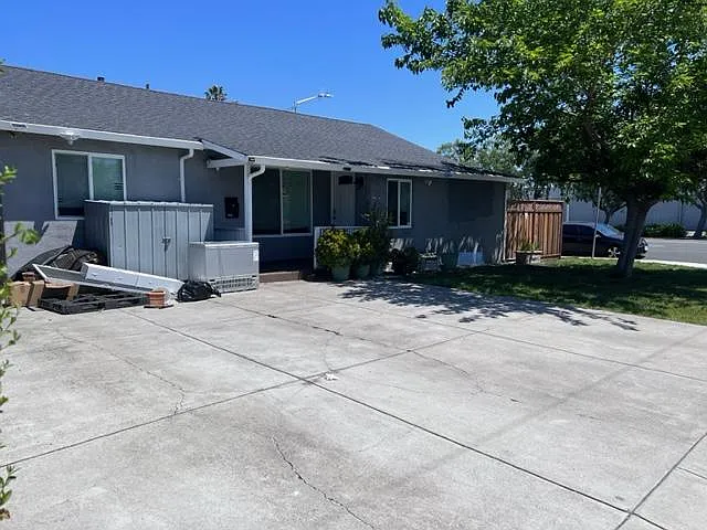 3 bed, 1250 sqft, $4,200 — Photo 4