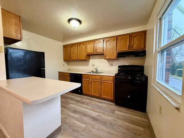 413 Millers Ln APT A