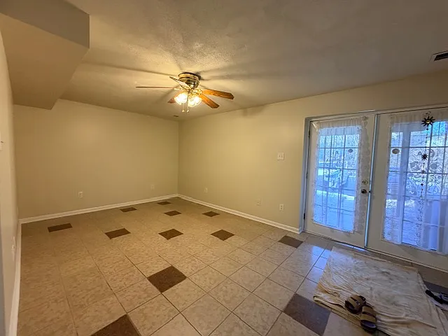 534 Crossbridge Dr — Photo 35