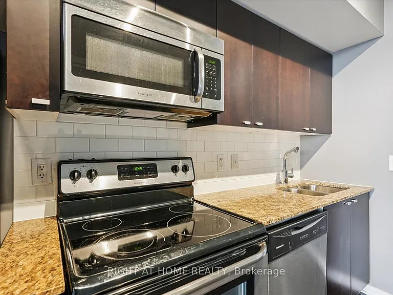 105 Queens Cay W #1607 — Photo 14