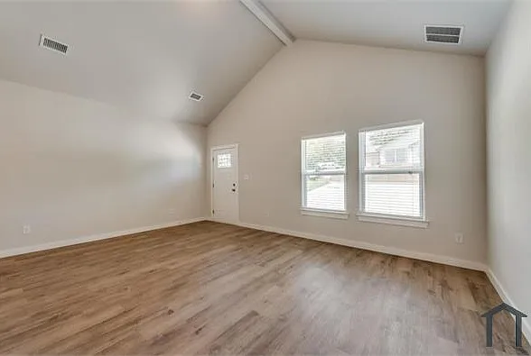 3 bed, $1,650 — Photo 3