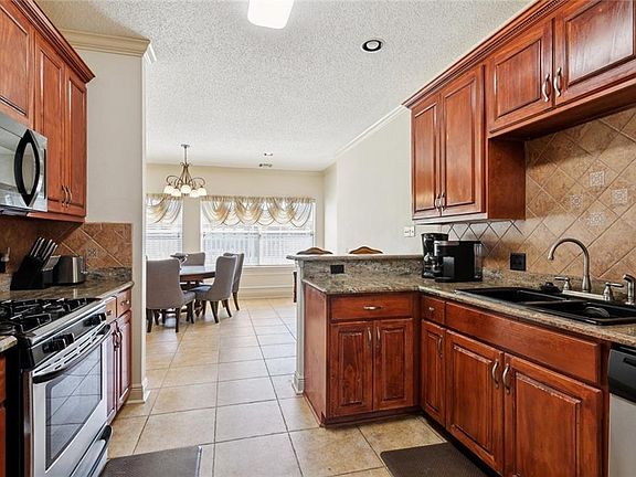 5th image of 11404 Melvin Pl