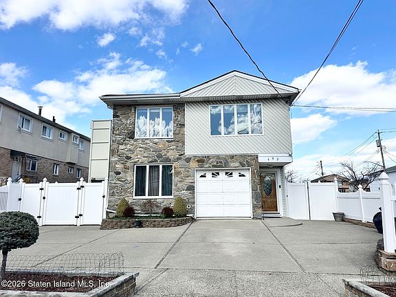 3rd image of 197 Slater Blvd