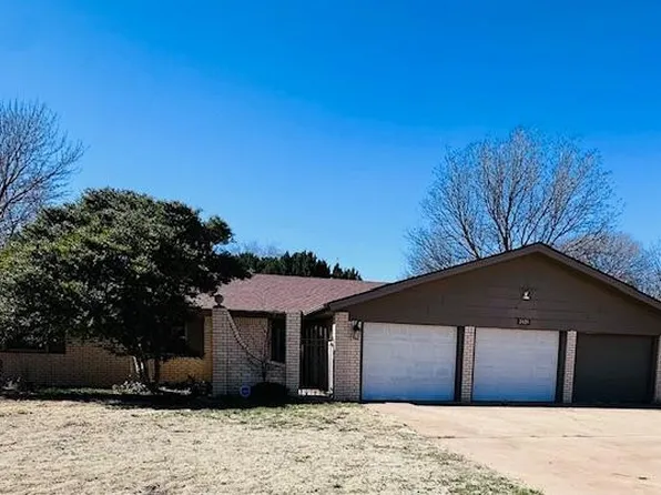2026 Mustang Dr, Levelland, TX 79336