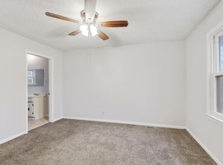 1103 Shawnee St, Leavenworth, KS 66048
